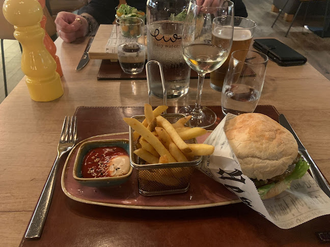 Comentarii opinii despre Ravintola Kitchen & Table Helsinki Airport