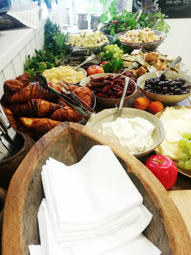 Comentarii opinii despre Tampereen salainen kahvila - The secret garden cafe tampere