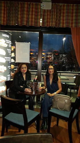 Comments and reviews of Moe's