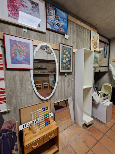 Comentarii opinii despre Järvenpään seurakunnan kirpputori - Kirppu