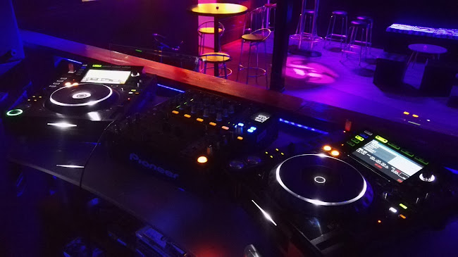 Comments and reviews of Sound Factory Bar & Nightclub