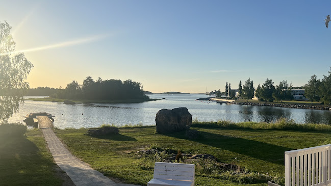 Comments and reviews of Pavis