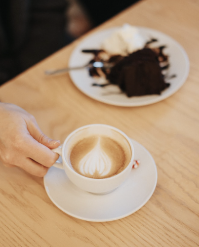Valkoinen Puu Cafe & Shop - Ravintola-ala