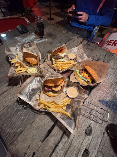 Bus Burger Salpakangas - Ravintola-ala