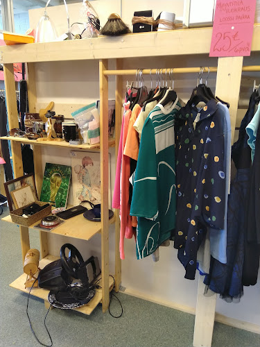 Comentarii opinii despre Pinkki Taivas Putiikki Kirpputori