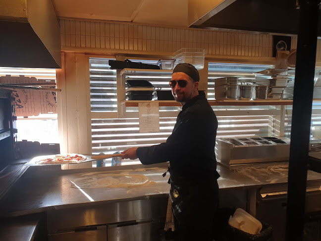 Opinii despre Pärjä Ski Bistro & Suites în Pudasjärvi - Ravintola-ala