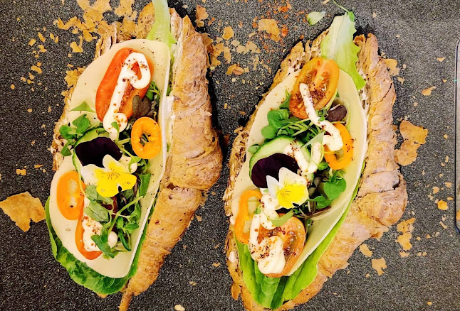 Comentarii opinii despre Coffee Box