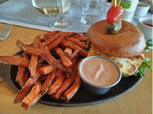 Opinii despre Brudhäll Hotel & Restaurant în Maarianhamina - Ravintola-ala