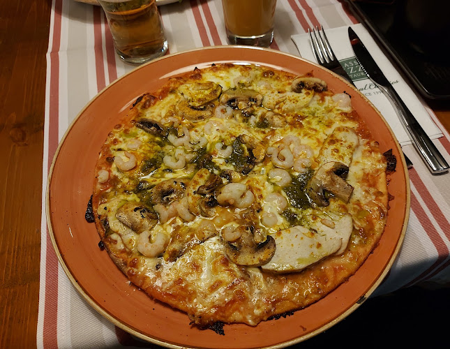Classic Pizza Restaurant - Ravintola-ala