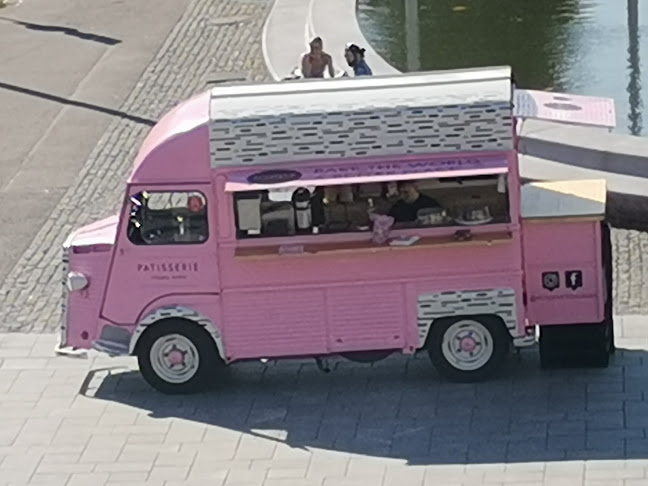 http://www.patisserieteemuaura.fi/