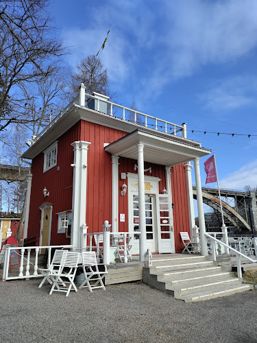 http://www.heinolansiltasaari.fi/