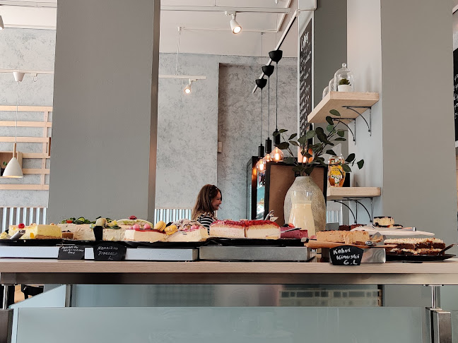 Comentarii opinii despre Cake House Café