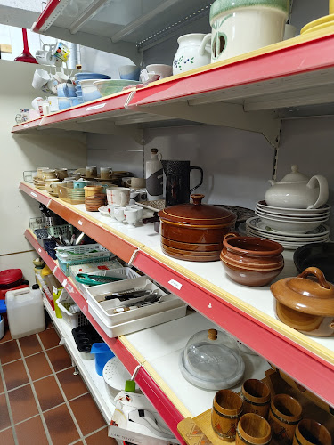 Comentarii opinii despre Järvenpään seurakunnan kirpputori - Kirppu