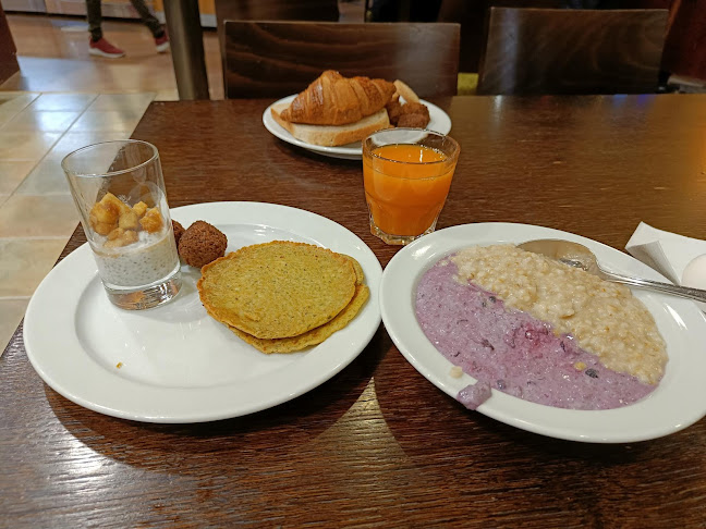 Moe’s Bistro & Bar