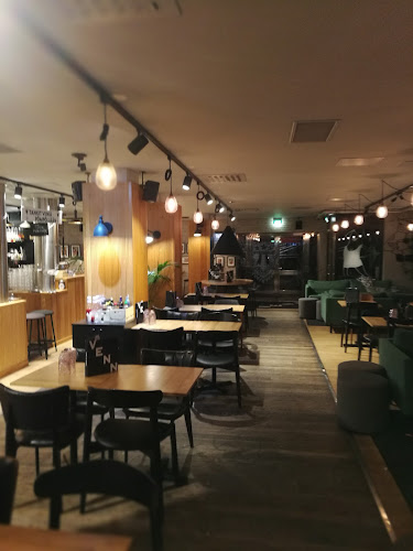 Comentarii opinii despre Revolution