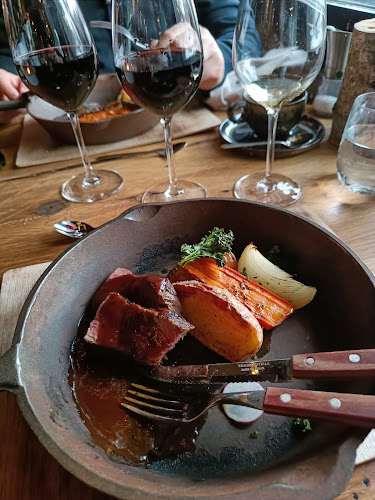 Piikatyttö - Ravintola-ala