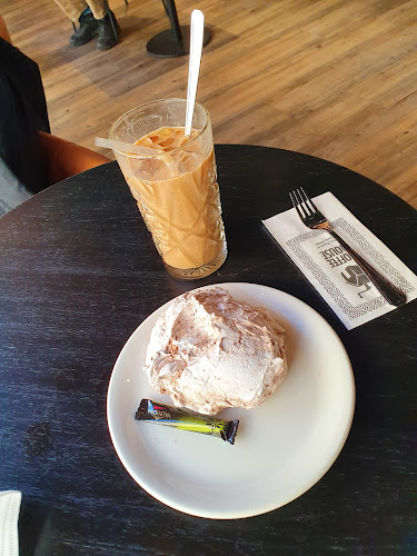 Kauppakeskus Valkea, Isokatu 24 1. kerros, 90100 Oulu