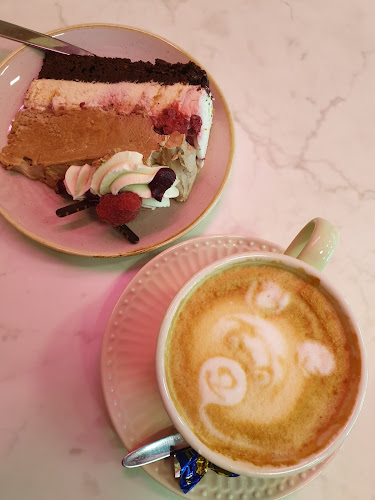 Rebelle - Café Bakery Bistro - Turku