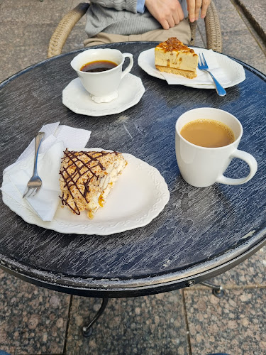 Aveny Café
