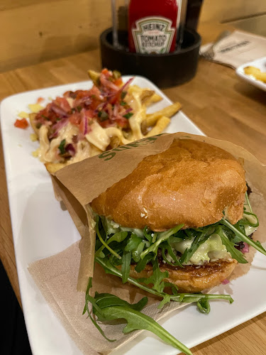 Friends & Brgrs Kaari Phone number