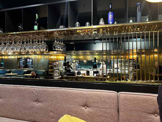 Ravintola Marski: Kuusi Palaa