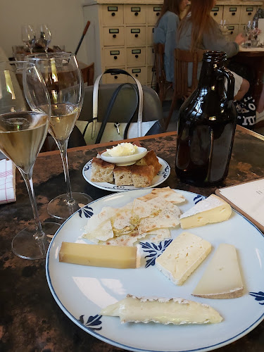 Viinibaari Apotek / Wine Bar Apotek - Ravintola-ala