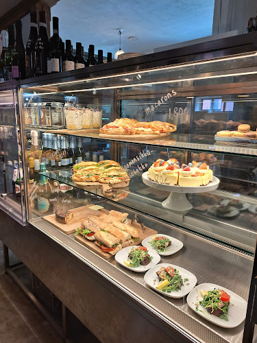 Opinii despre Tiirinkosken kahvila în Hämeenlinna - Ravintola-ala