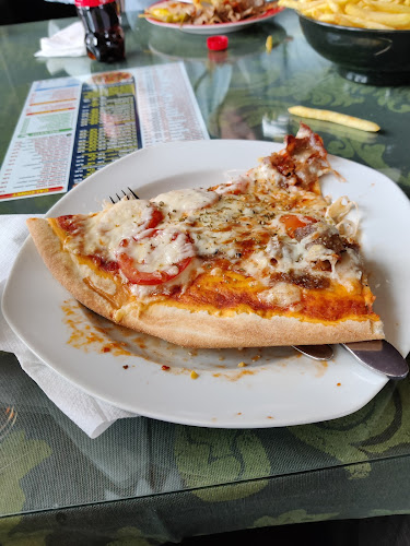 Comentarii opinii despre Avoin yhtiö Metro Kebab Pizzeria