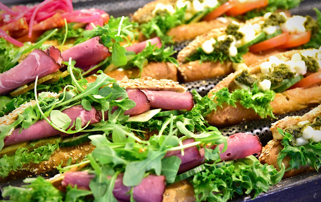 Opinii despre Heinosen Leipomo - Kahvila - myymälä Kanervala în Joensuu - Ravintola-ala