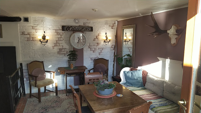 Cellar Café & Bar - Ravintola-ala