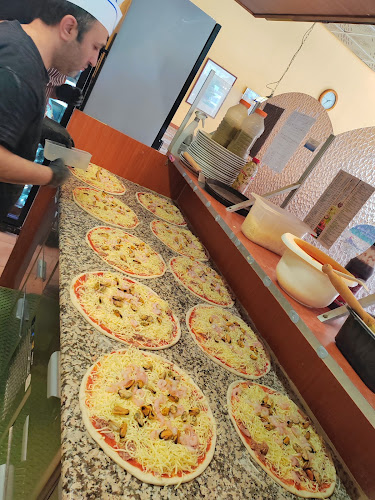 Opinii despre Vuosaaren Kebab Pizza în Helsinki - Ravintola-ala