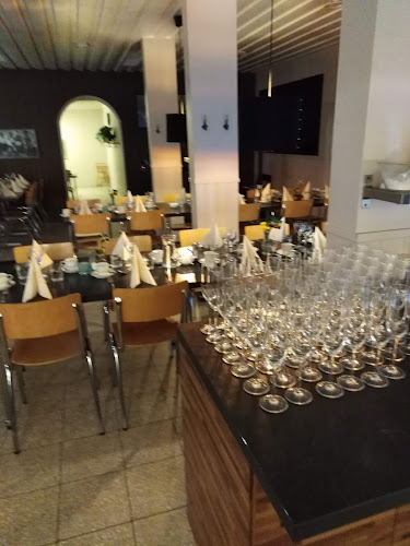 Comments and reviews of Oneil's Kitchen