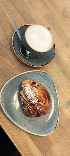 Comentarii opinii despre Cafe Cardemumma