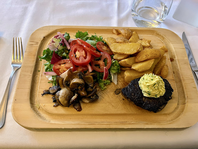 Linnanrakentajantie 12 Ajo Johan Sederholmin tieltä 8, 00810 Helsinki