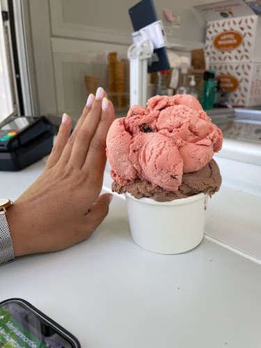 Helsingin Jäätelötehdas, Taivallahden myyntipiste - Helsinki