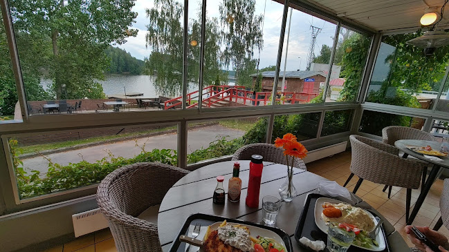 Kahvila-ravintola Hiidenpirtti