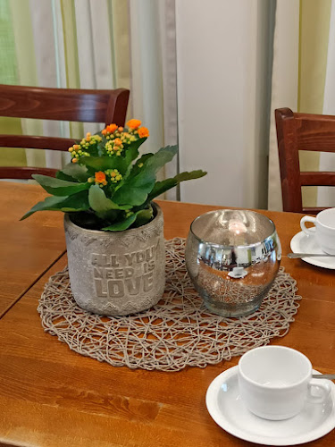 Opinii despre Maalaisleipomon Herkkupirtti în Turku - Ravintola-ala