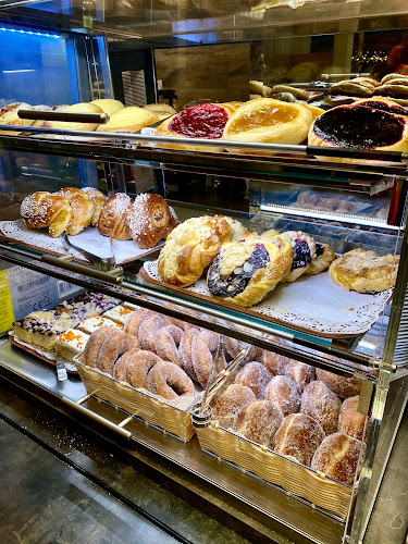 Opinii despre Rikkilän Leipä Oy / Tullitie 1 în Lappeenranta - Ravintola-ala