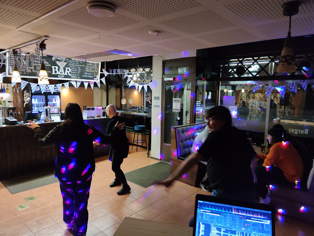 Naukkaava Käki - Lahti