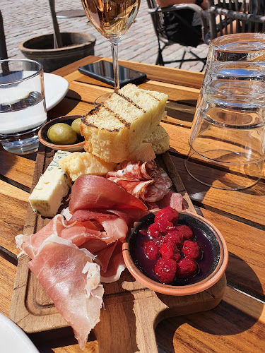 Tårget - Ravintola-ala