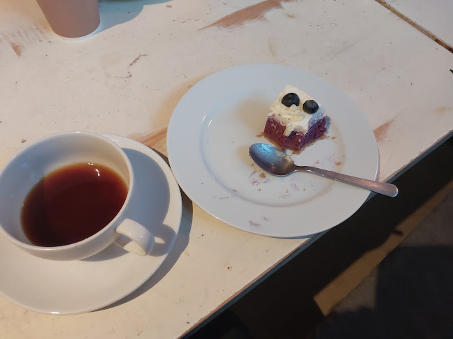 Valkoinen Puu Café & Shop - Ravintola-ala