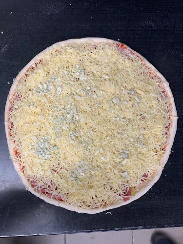 Opinii despre Kirkkonummen Pizzeria în Kirkkonummi - Ravintola-ala