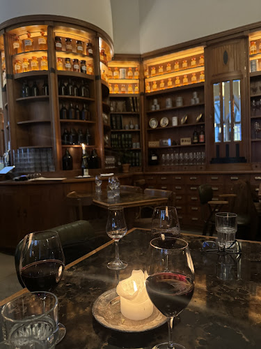Viinibaari Apotek / Wine Bar Apotek - Ravintola-ala