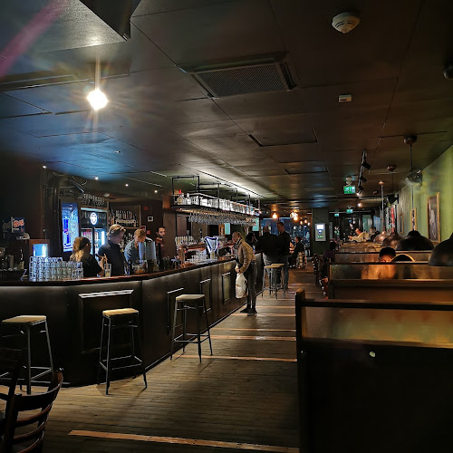 Opinii despre Champs Irish Pub & Sports în Tampere - Ravintola-ala