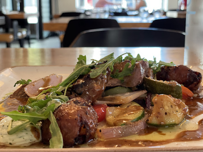 http://www.bistropopot.fi/