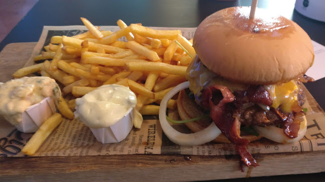 Comentarii opinii despre Akselin Tupa