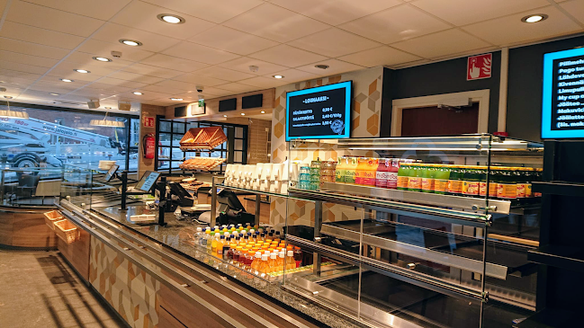 Naantalin Aurinkoinen Aurakatu - Ravintola-ala