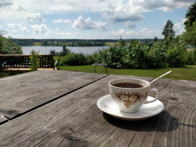 Opinii despre Mattilan Tila: Antikkiliike Vaarin Varasto, Kahvila Into în Ikaalinen - Ravintola-ala