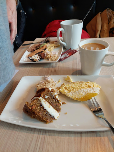 Comentarii opinii despre Cake House Café