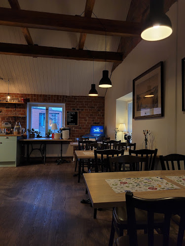 Opinii despre Myymälä & kahvila Makutuote în Tampere - Ravintola-ala